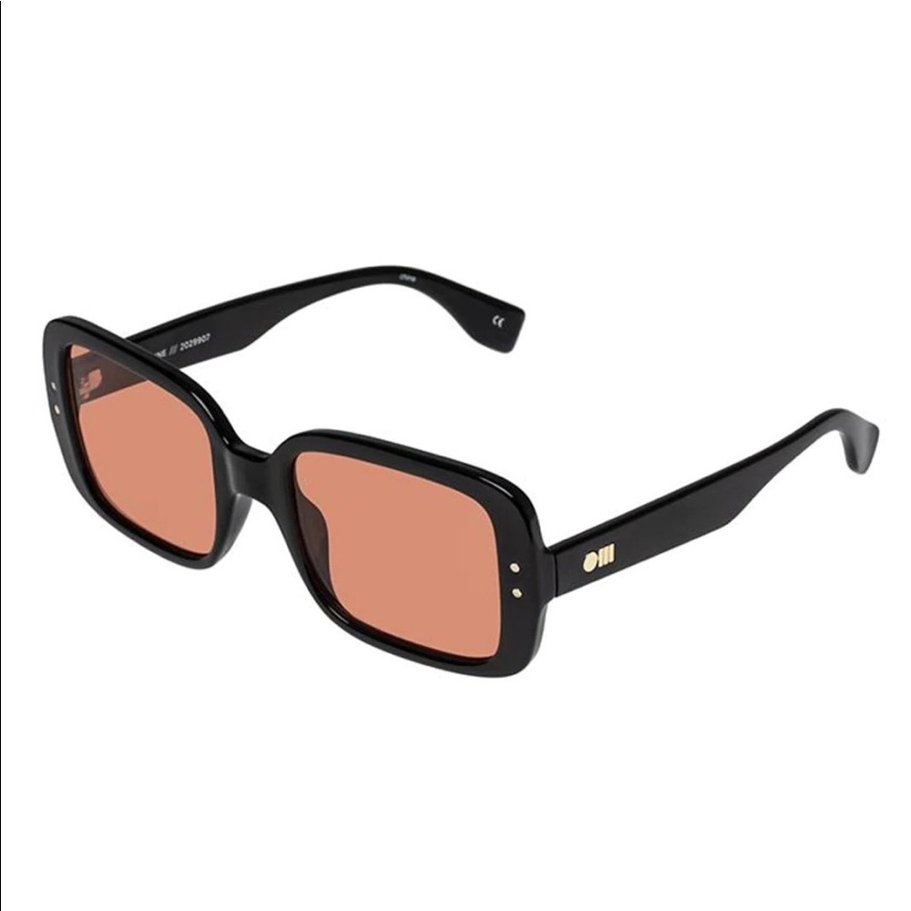 Le Specs Saline